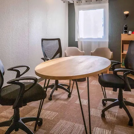 Ibis Sud Hotel 3*