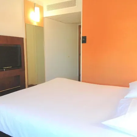 Ibis Sud Hotel 3*