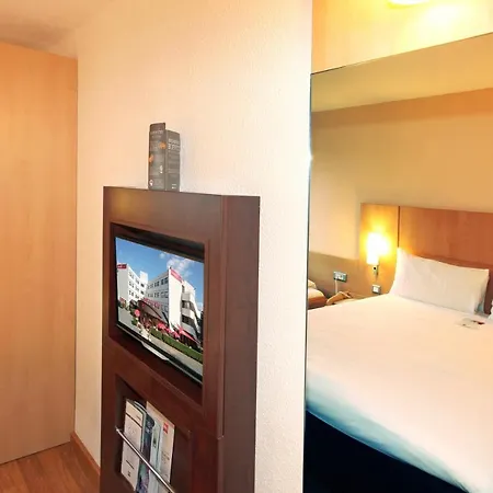 מלון Ibis Sud